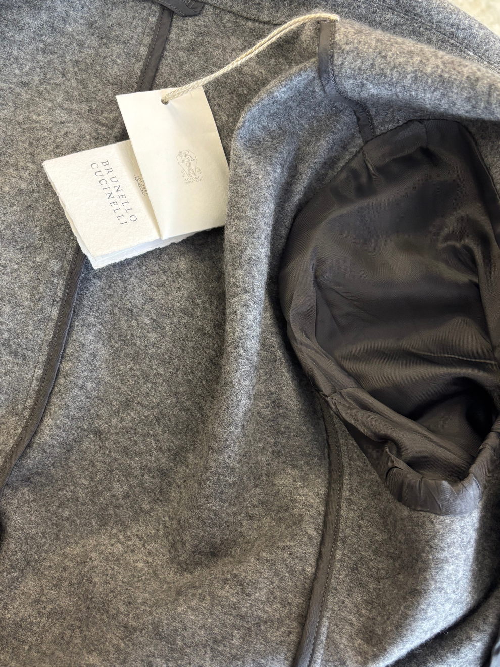 Grauer Kaschmir-Blazer von Brunello Cucinelli