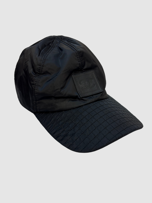 Schwarze Cap von Chanel