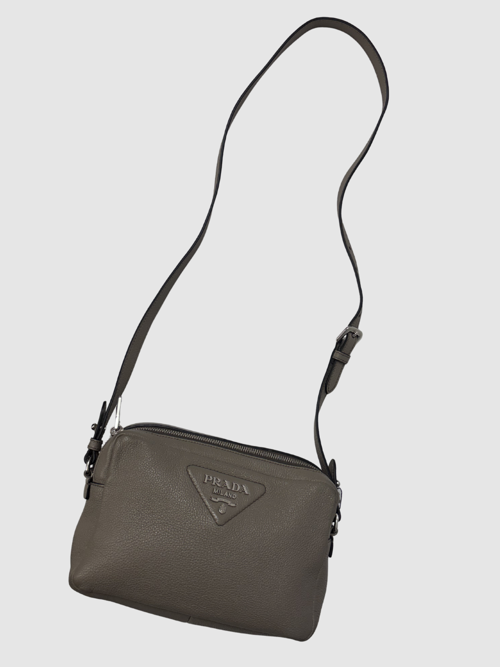 Graue Vitello Daino Crossbody Tasche von Prada