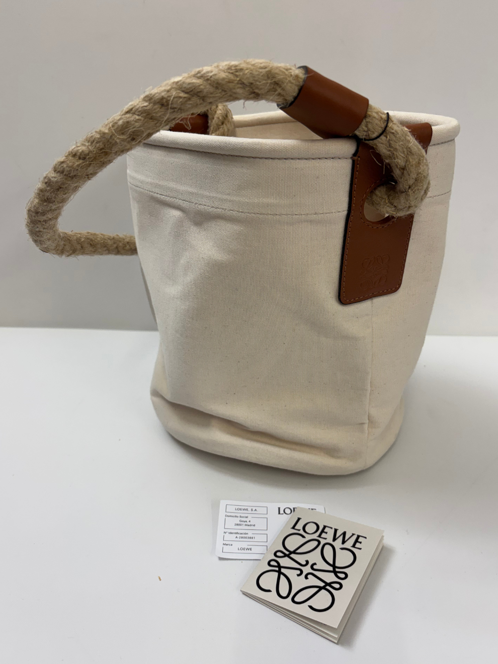 Bucket Bag mit Seilgriff von Loewe