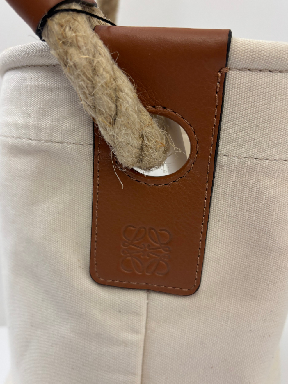 Bucket Bag mit Seilgriff von Loewe