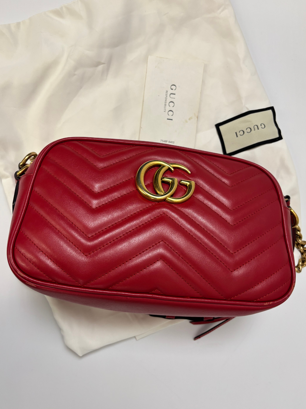 Rote GG Marmont Matelasse von Gucci