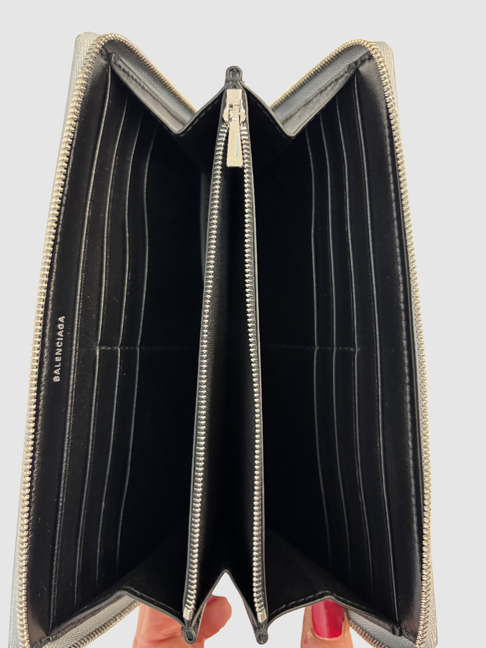 Silberfarbenes Portemonnaie von Balenciaga