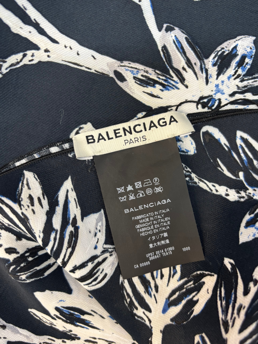 Nachtblauer Schal mit Blumenprint von Balenciaga
