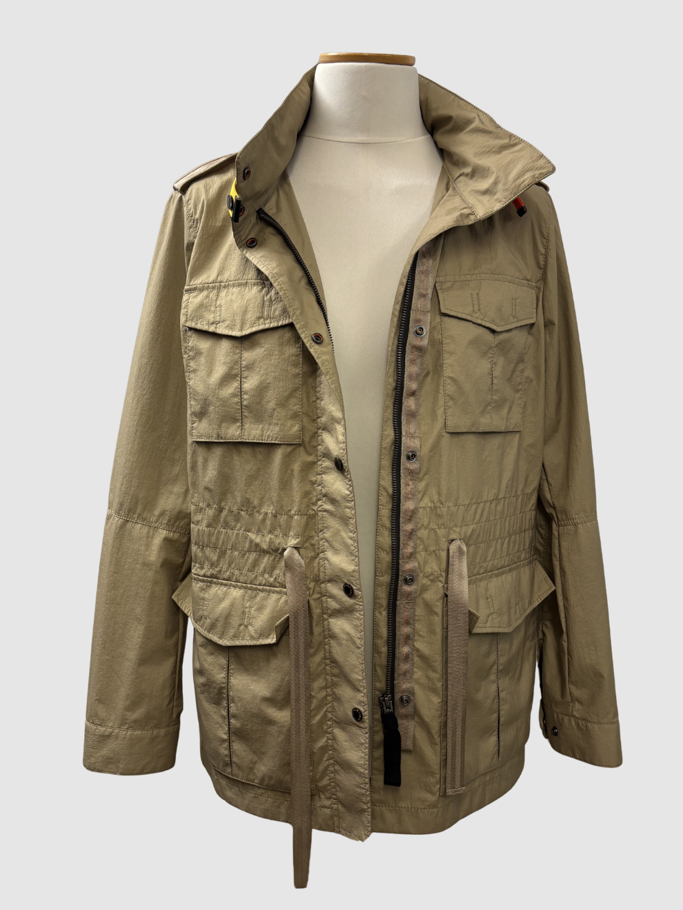 Khakifarbener Windbreaker von Parajumpers
