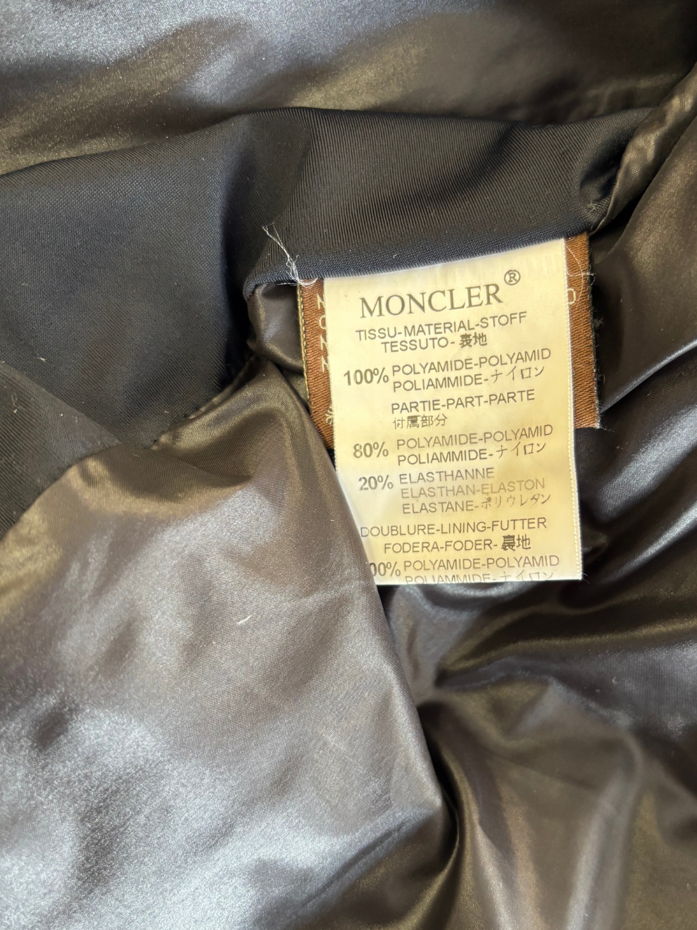 Schwarze Daunenjacke von Moncler