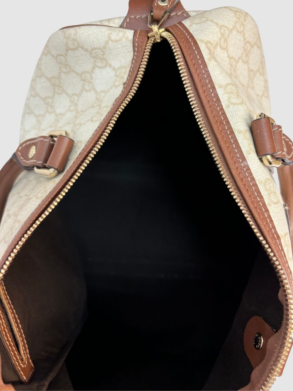 Cremeweiße Bowling-Bag Modell Joy mit braunen Lederdetails von Gucci