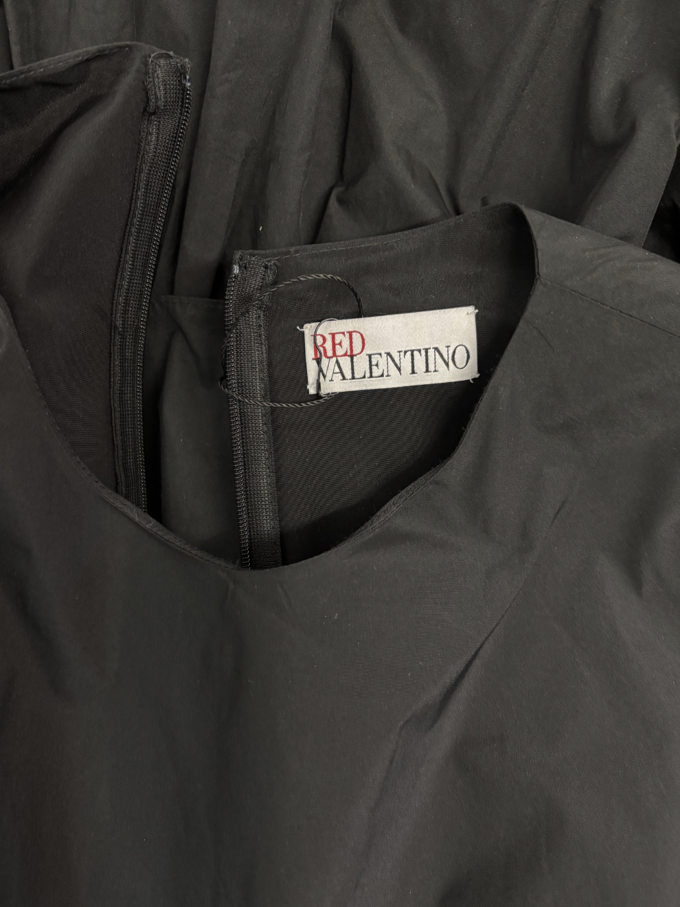 Schwarzes Stufenkleid von RED Valentino