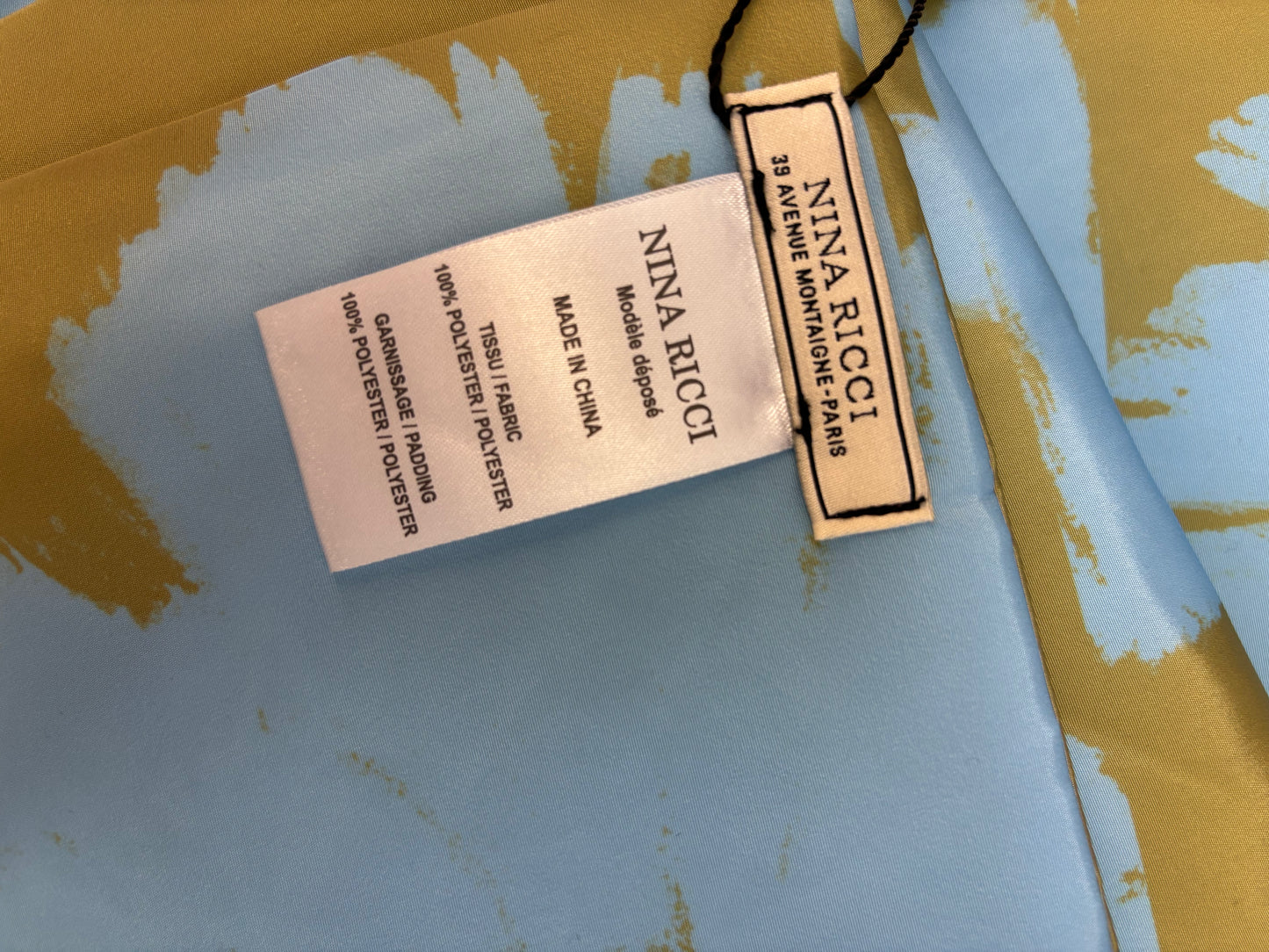 Hellblau-goldfarbene Stola von Nina Ricci