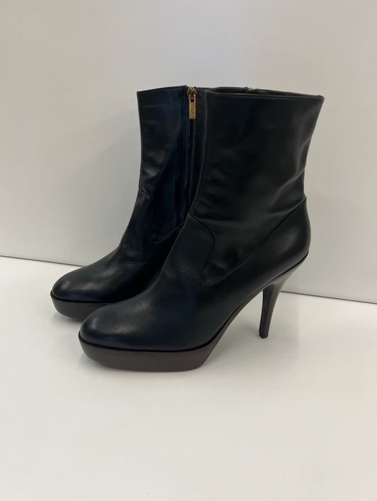 Schwarze Plateaustiefel von Yves Saint Laurent